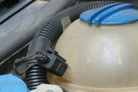 伊兰特防冻液的位置-软件乐园