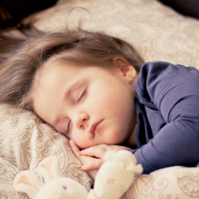 把还不会说话的婴儿聚到一起,不教他们说话,会产生新的语言吗?-软件乐园