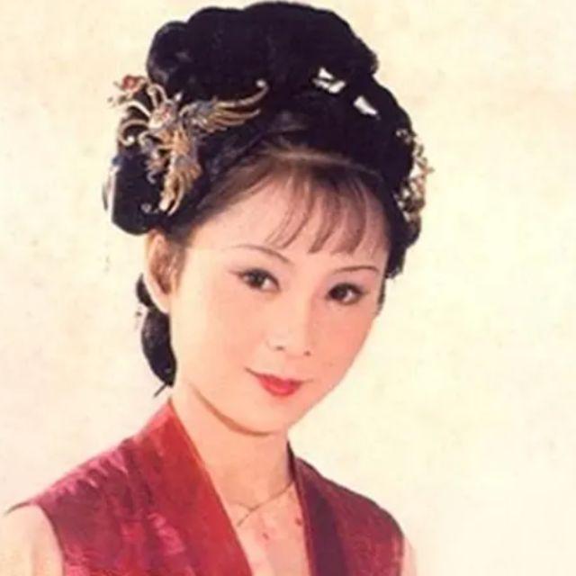 为何晴雯死之前叫了一夜娘而未叫宝玉?-软件乐园