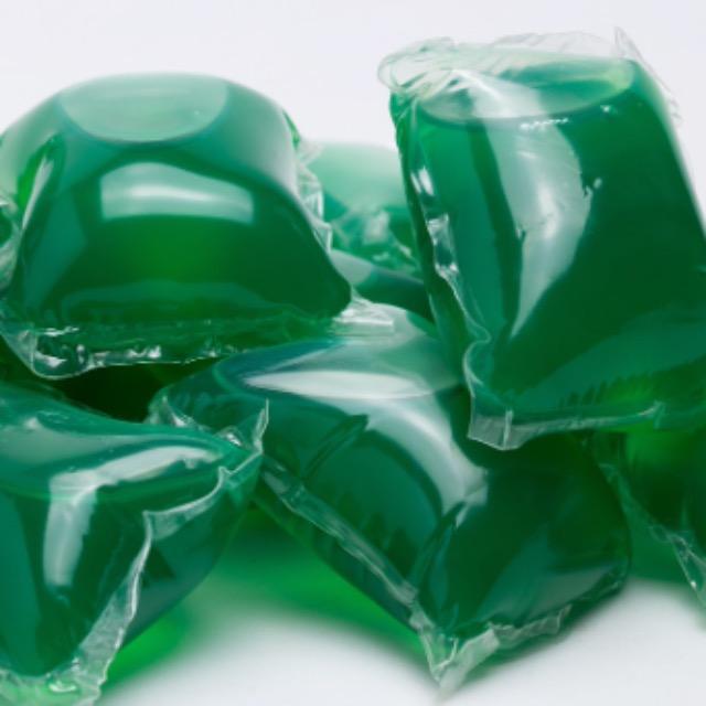 液态的洗涤剂比如洗洁精、洗衣液、洗发水,厂家根据配方调配好之后为什么不去除其中的水分以减少运输成本?-软件乐园