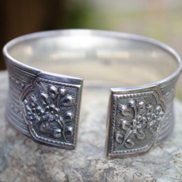 为什么南方少数民族喜欢佩戴银饰?-软件乐园