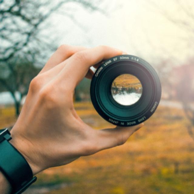 不是很懂相位对焦,为什么无反要在 cmos 上埋对焦点?而不直接用像素检测?-软件乐园