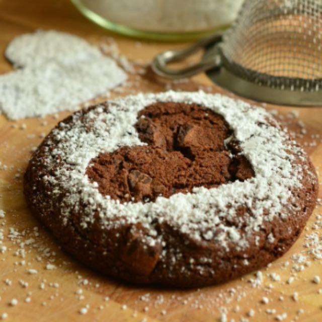 馒头放在空气里会变硬,而饼干放在空气里变软,是什么原因呢?-软件乐园