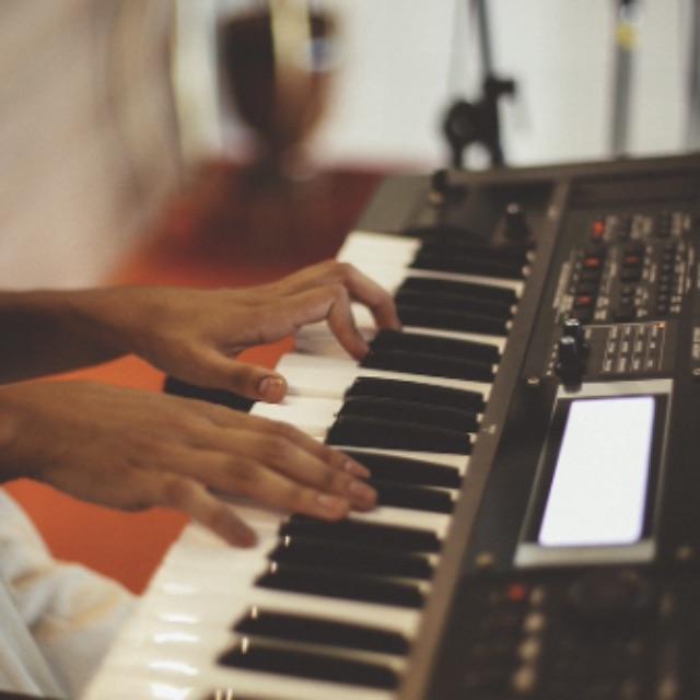 小事 · 「真想再看他弹一次琴,哪怕在梦里也可以」-软件乐园